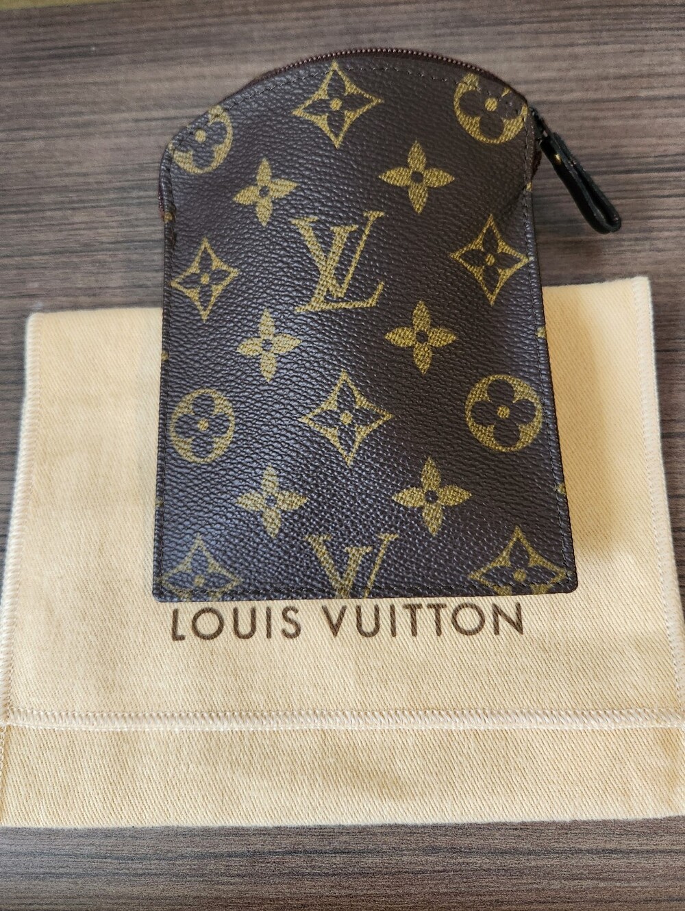 Louis Vuitton Brown Monogram Pochette Secret Passport Holder With Dustbag - Picture 13 of 13